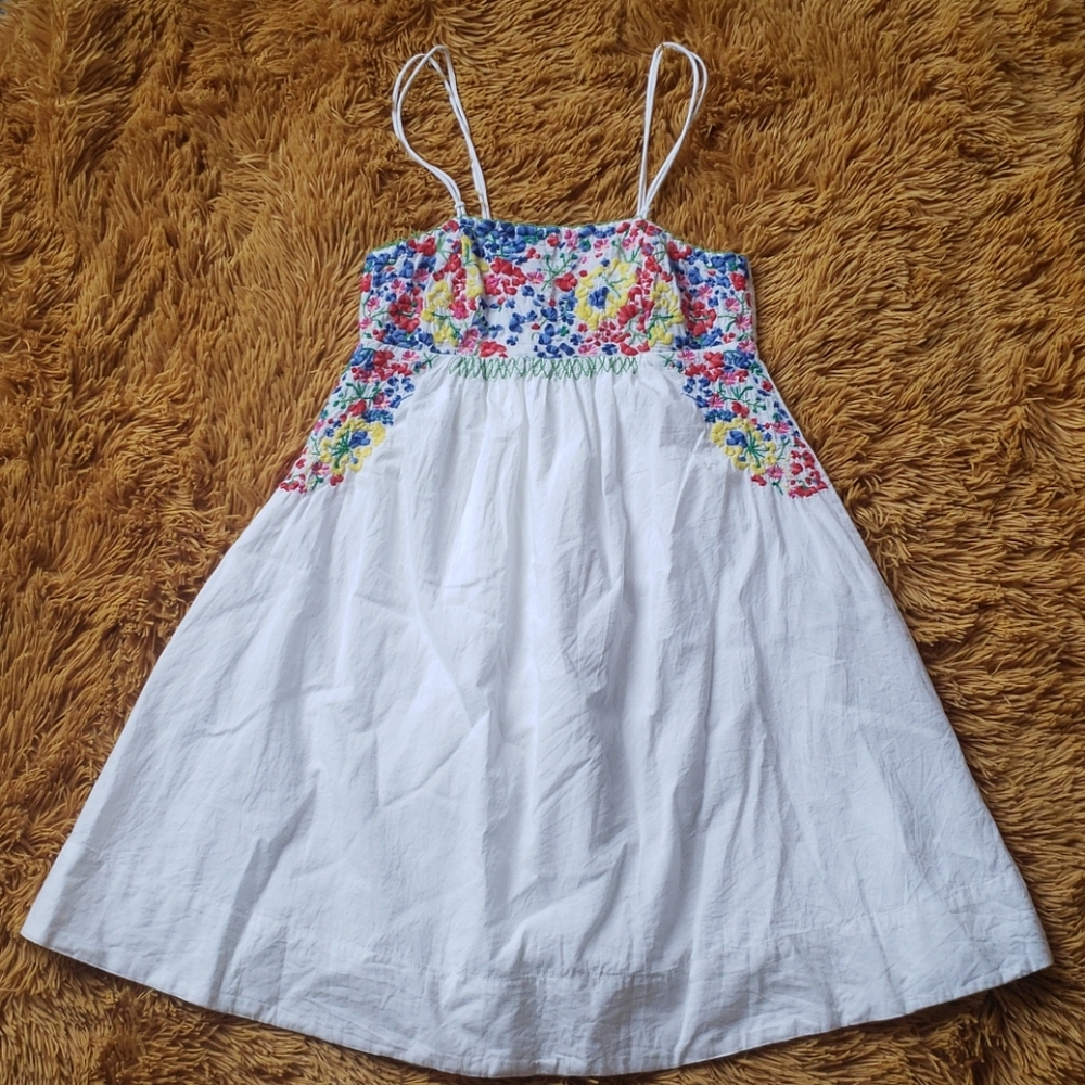 Super cute H & M Embroidered White Sundress Sz 4